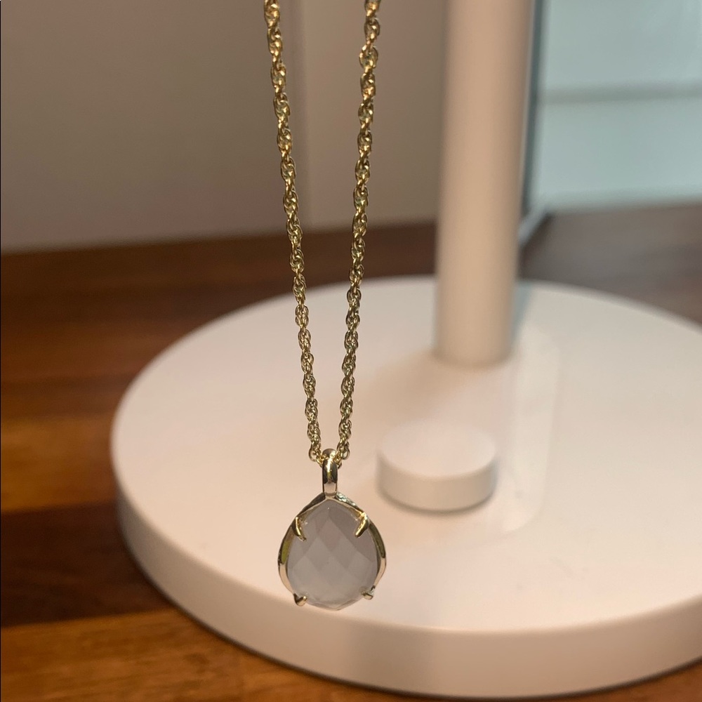 Kendra Scott necklace